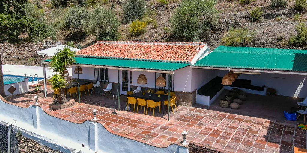 Terrasse og pool